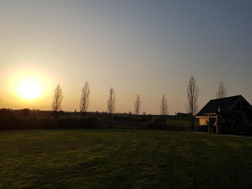 Shanti Lac Cabanes Gites Insolites Et Espace Bien-Etre Bordeaux Berson エクステリア 写真
